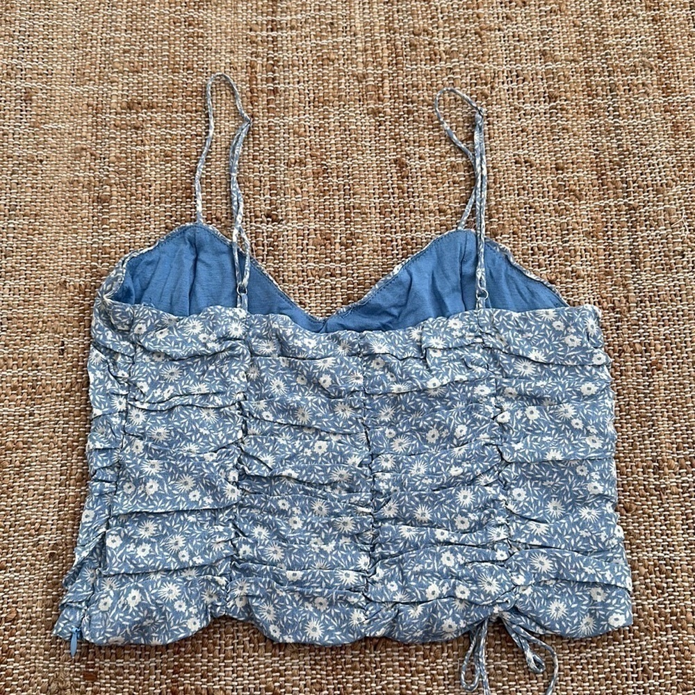 Skylar + Madison Blue and White Floral Crop Cami Top Size Medium - Picture 4 of 4